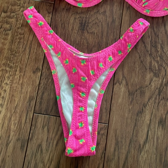 Vintage Bikini - Picture 2 of 4